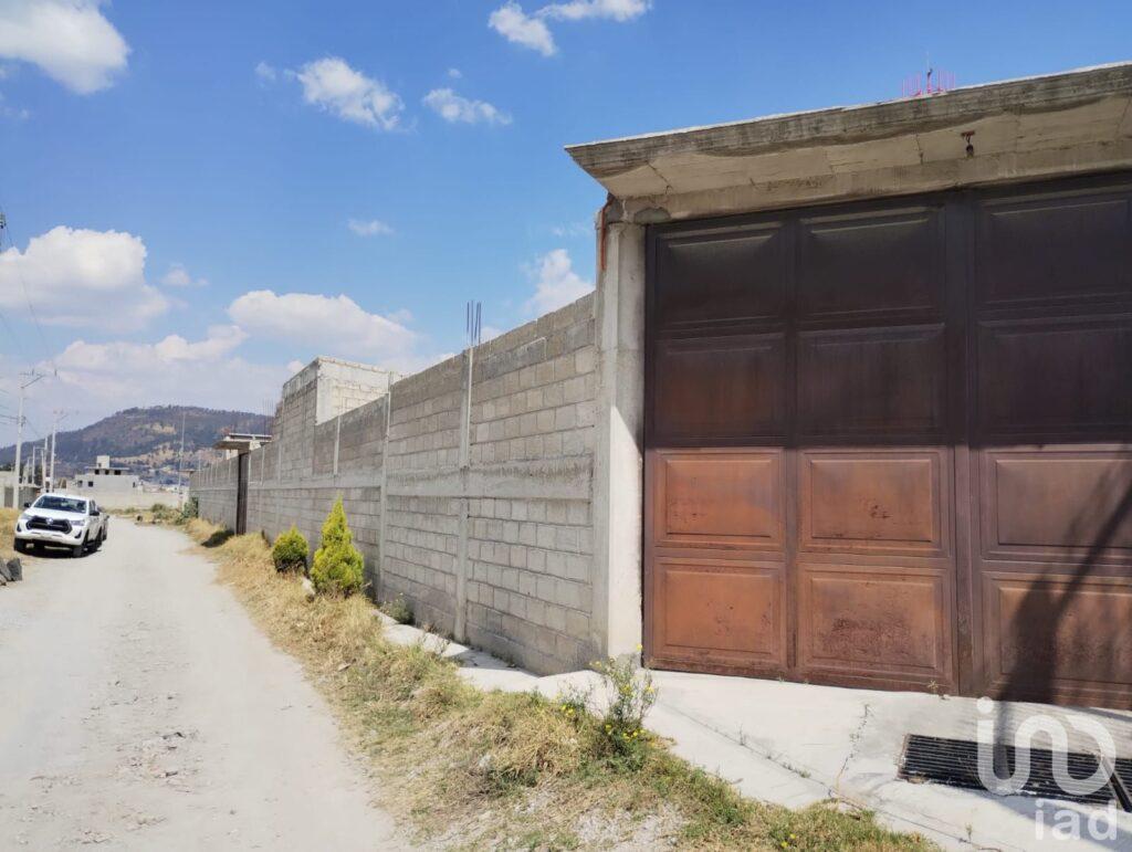 Terreno ejidal bardeado en venta en San Antonio Buenavista, Estado de México.