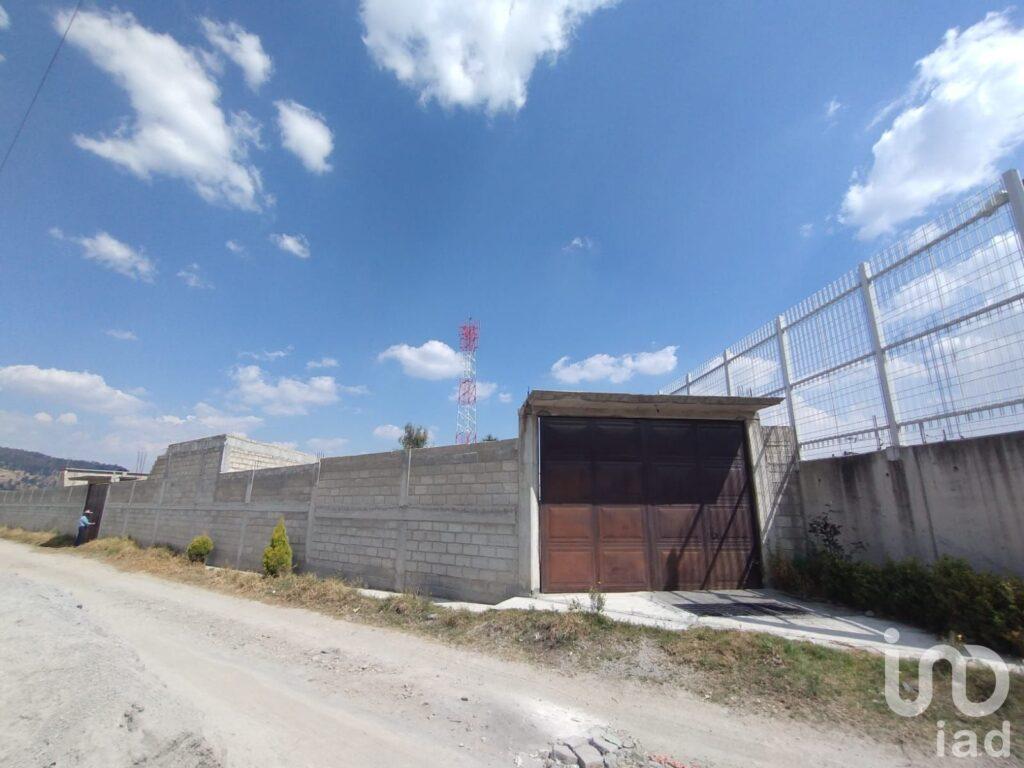 Terreno ejidal bardeado en venta en San Antonio Buenavista, Estado de México.
