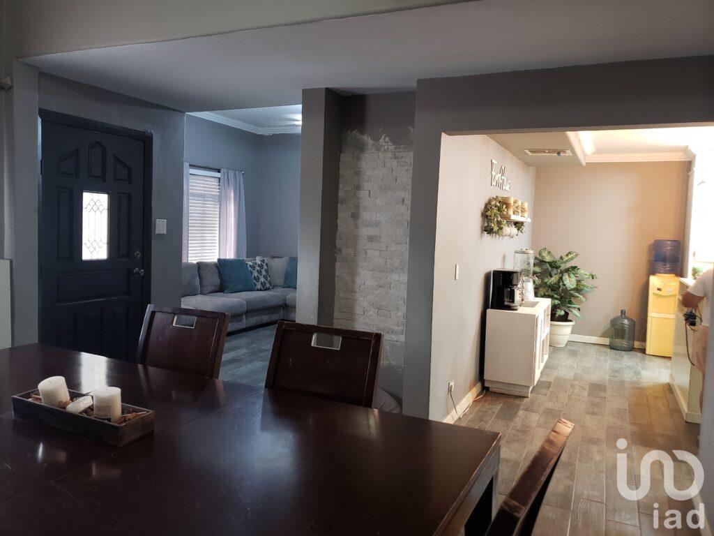 En Venta Casa y 4 Departamentos. Excelente Inversión en Mexicali, en El Lienzo.