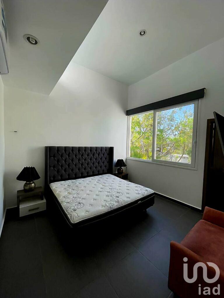 VISTAS DE ENSUEÑO AL LAGO: TU NUEVO HOGAR AMUEBLADO EN ALTOZANO, MÉRIDA