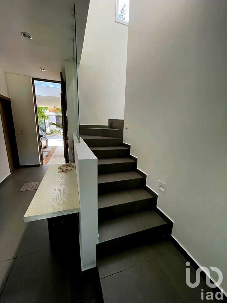 VISTAS DE ENSUEÑO AL LAGO: TU NUEVO HOGAR AMUEBLADO EN ALTOZANO, MÉRIDA