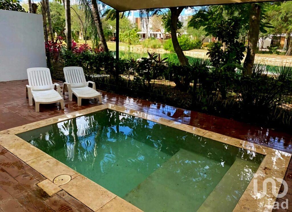 VISTAS DE ENSUEÑO AL LAGO: TU NUEVO HOGAR AMUEBLADO EN ALTOZANO, MÉRIDA