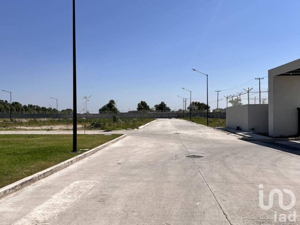 Residencial en venta, Ciudad Industrial, Con vigilancia y terraza cerca de Gamesa, Sabritas y Pepsi