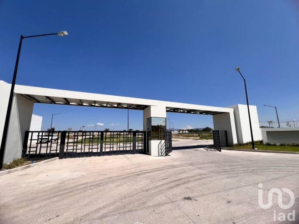 Residencial en venta, Ciudad Industrial, Con vigilancia y terraza cerca de Gamesa, Sabritas y Pepsi