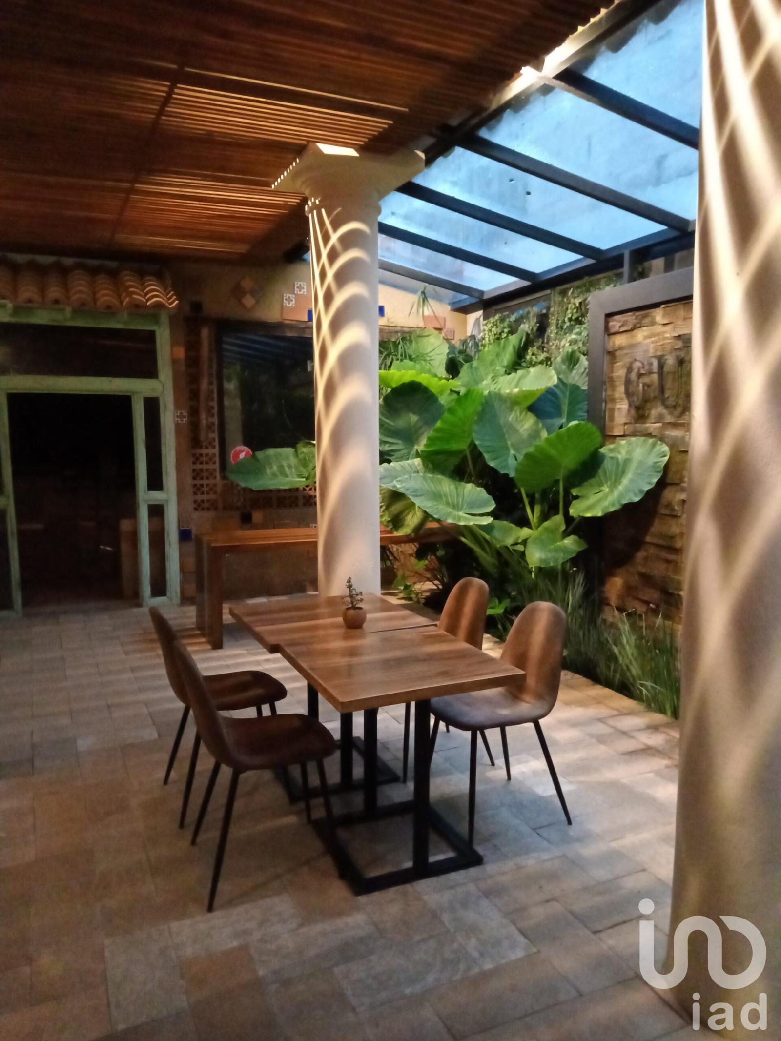 PROPIEDAD EN VENTA ZONA CENTRO PARA USO HABITACIONAL Y/O COMERCIAL EXCELENTE UBICACION