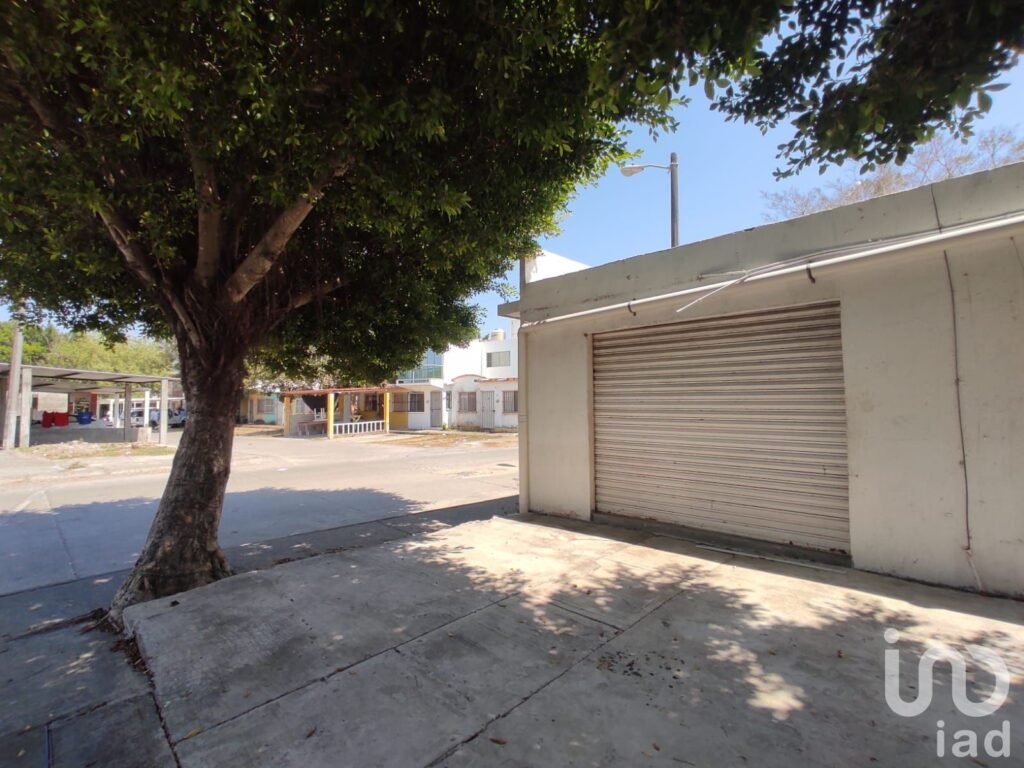 Local en venta en el fraccionamiento Hacienda Sotavento en Veracruz, veracruz