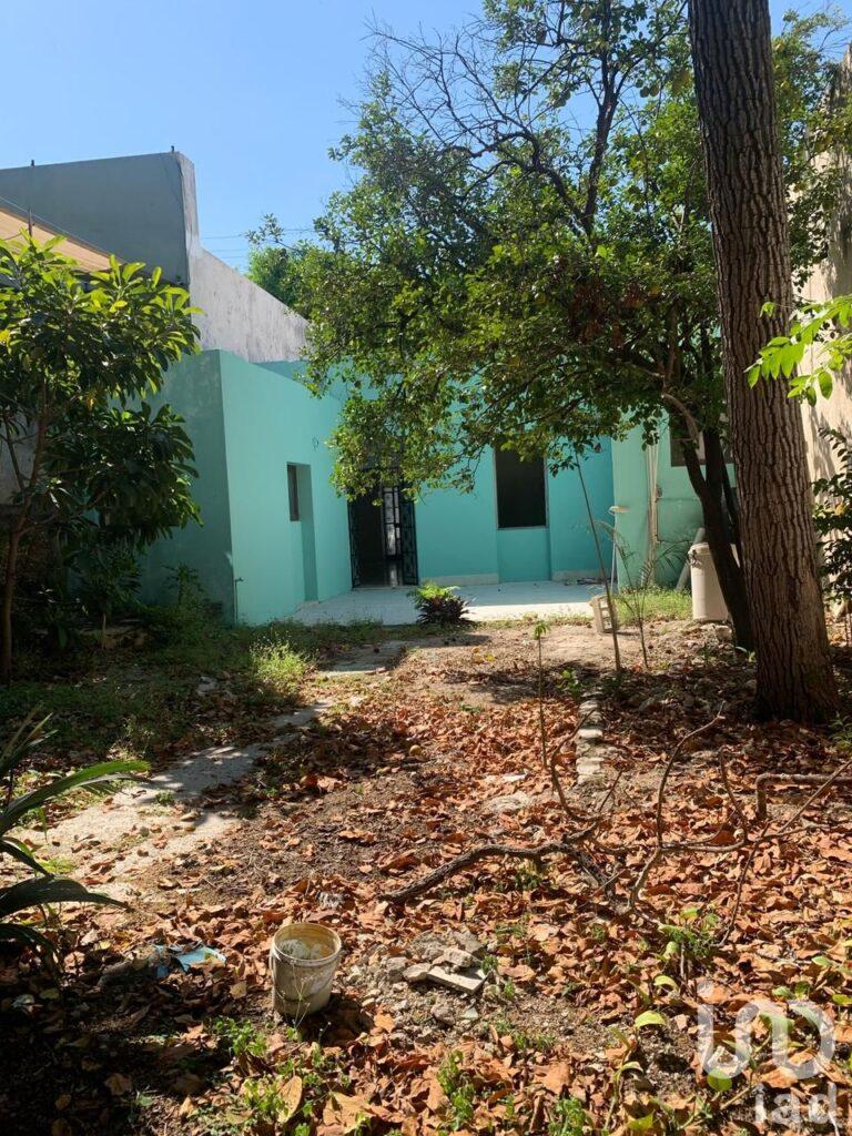 CASA EN VENTA PARA REMODELAR EN CENTRO DE MÉRIDA, YUCATÁN, ZONA SANTA ANA