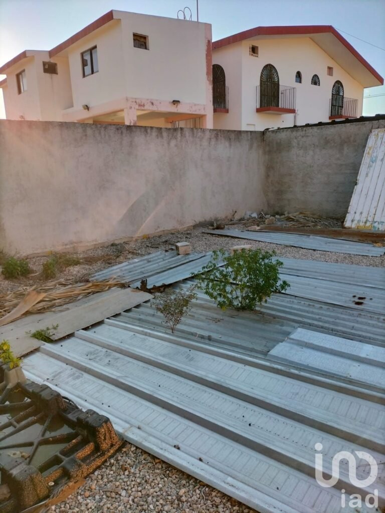 VENTA LOCAL PARA NEGOCIO, OFICINAS O DEPARTAMENTOS, EN MÉRIDA, YUCATÁN, ZONA PONIENTE