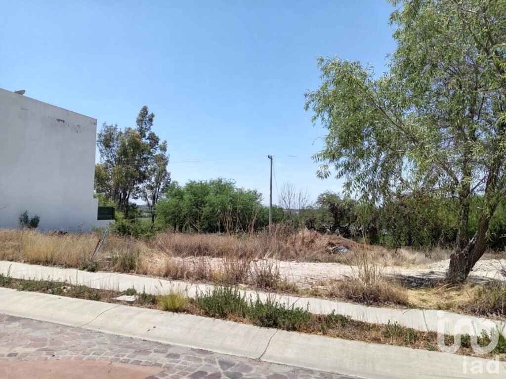 VENTA TERRENO EN RESIDENCIAL ENCINOS