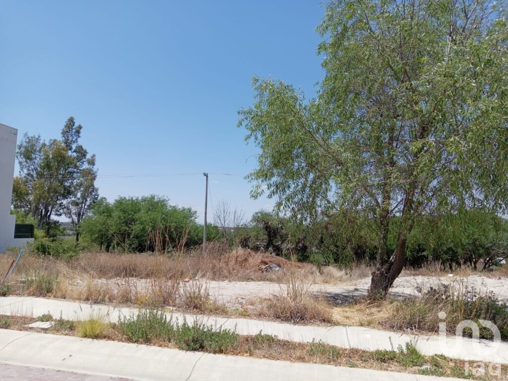 VENTA TERRENO EN RESIDENCIAL ENCINOS