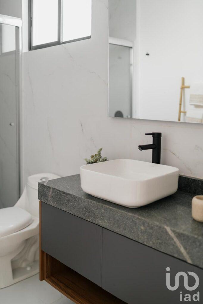 CASA EN VENTA DE UNA SOLA PLANTA MODERNA Y FUNCIONAL