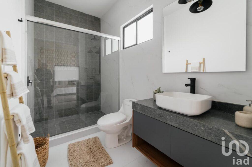 CASA EN VENTA DE UNA SOLA PLANTA MODERNA Y FUNCIONAL