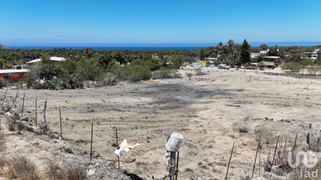 Terreno en Todos Santos ubicado en zona centrica. $3,000 mt2
