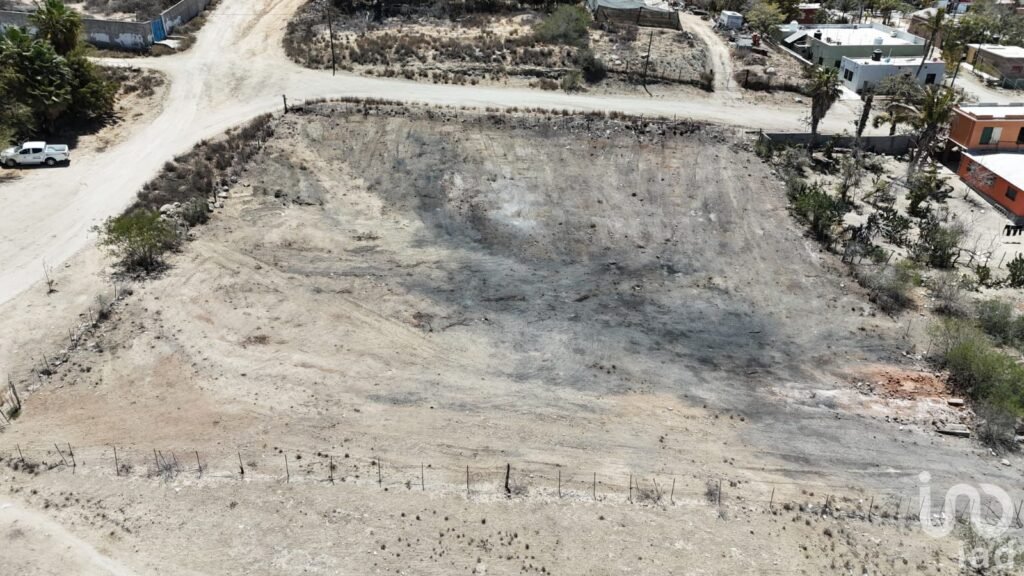 Terreno en Todos Santos ubicado en zona centrica. $3,000 mt2