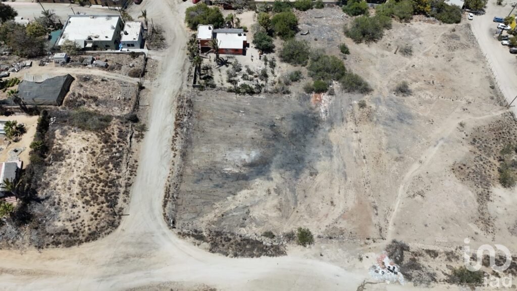 Terreno en Todos Santos ubicado en zona centrica. $3,000 mt2