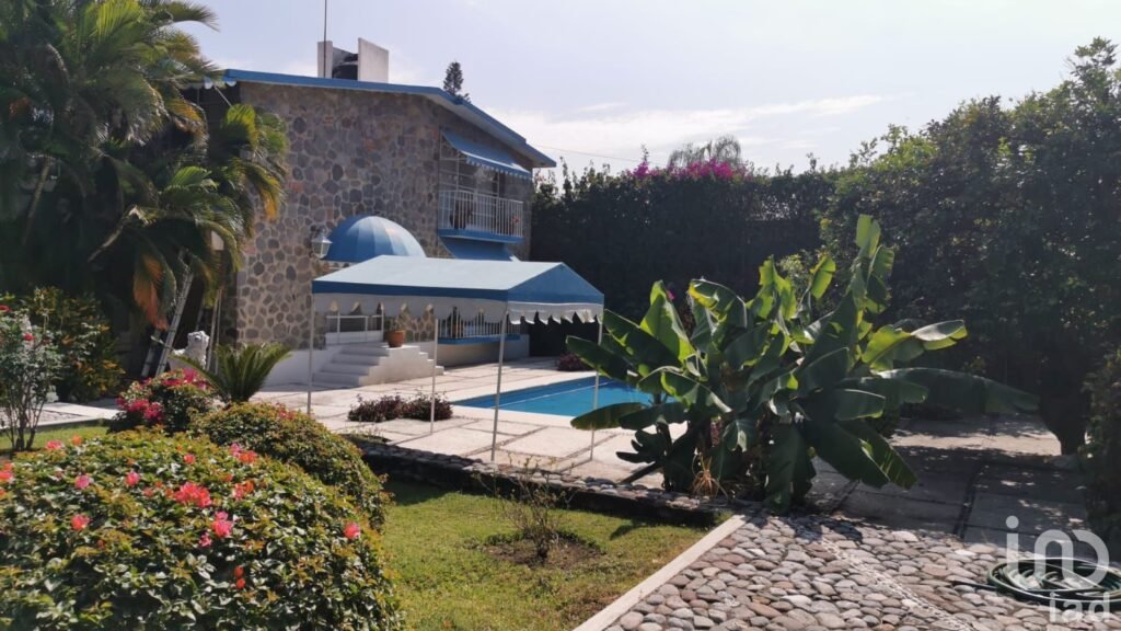 CASA CLÁSICA EN VENTA EN BURGOS, CUERNAVACA, MORELOS