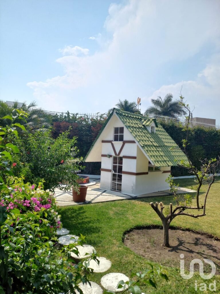 CASA CLÁSICA EN VENTA EN BURGOS, CUERNAVACA, MORELOS