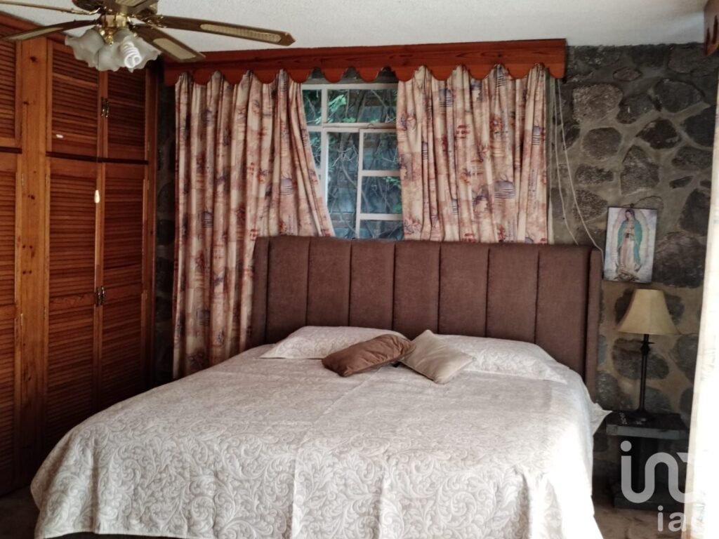 CASA CLÁSICA EN VENTA EN BURGOS, CUERNAVACA, MORELOS