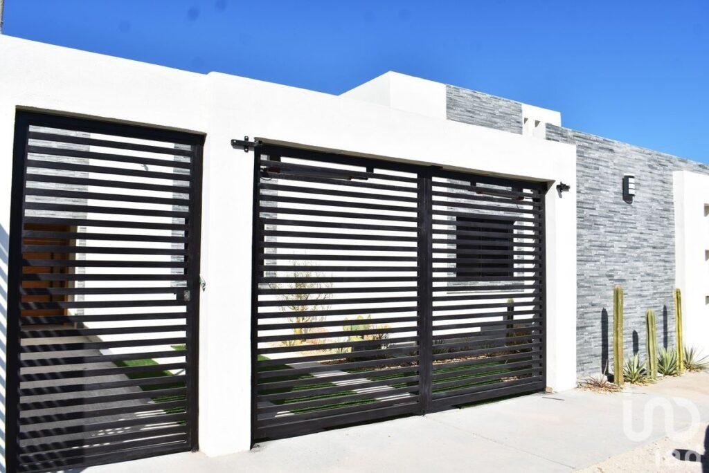 Casa en Centenario, LA PAZ B.C.S., amplia y acabado de lujo