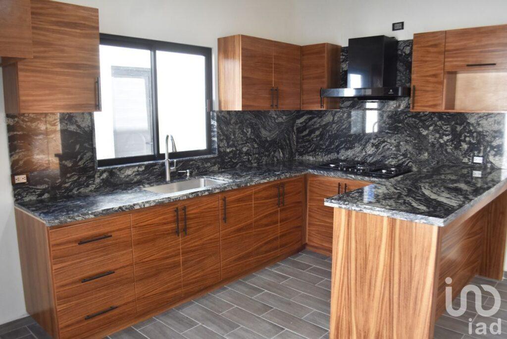 Casa en Centenario, LA PAZ B.C.S., amplia y acabado de lujo