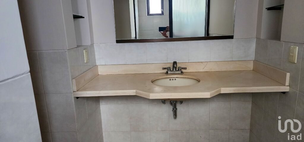 Consultorios - Oficinas en Renta, Col. Las Águilas