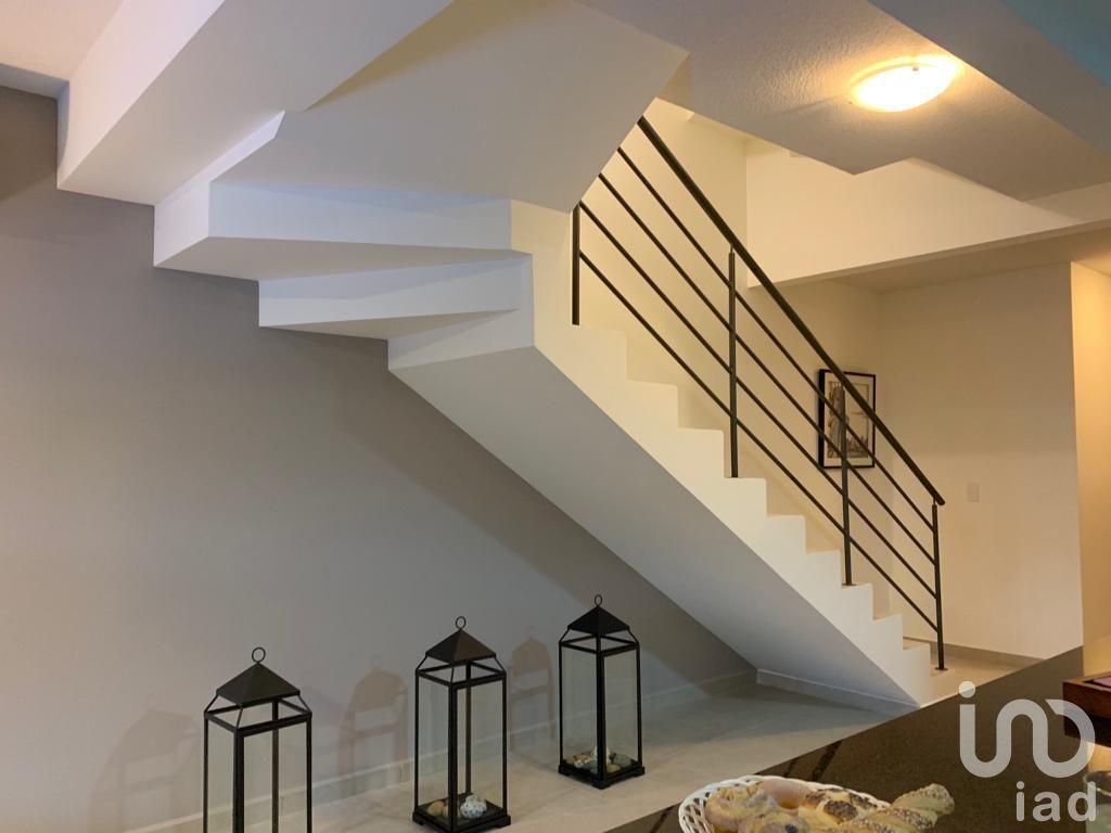 Venta de casa en Zibata Queretaro  4 habitaciones 5 Baños