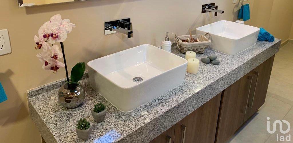 Venta de casa en Zibata Queretaro  4 habitaciones 5 Baños