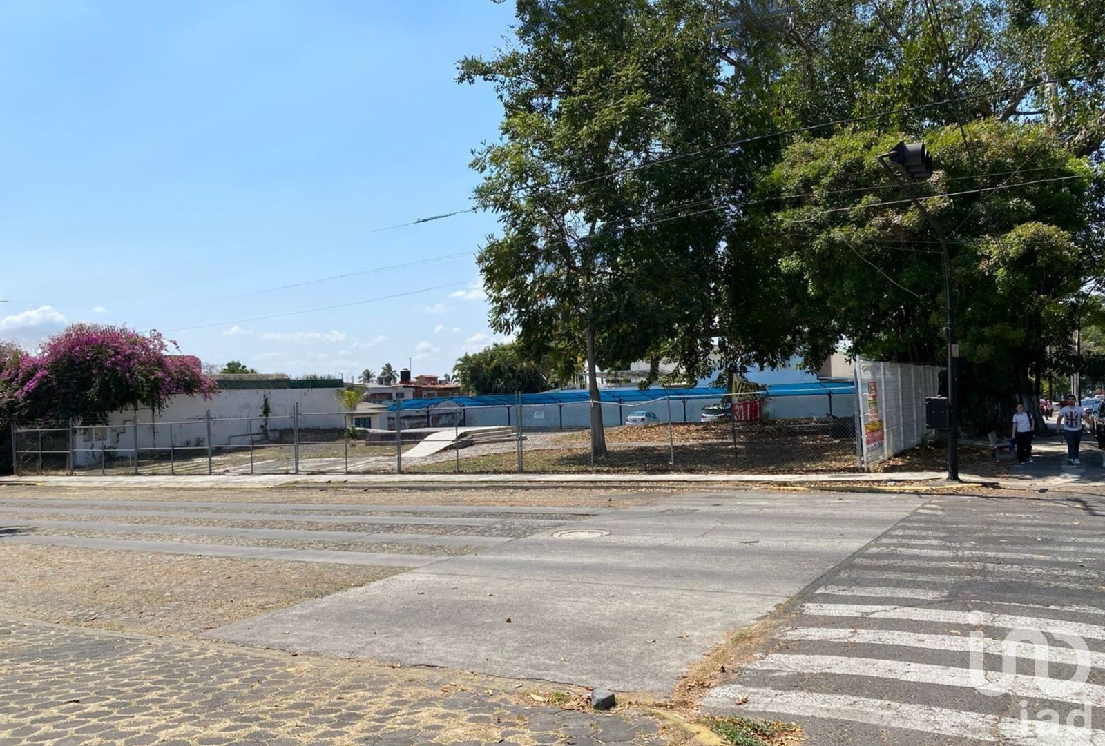 SE VENCE TERRENO EN ESQUINA EN COLIMA, MEXICO