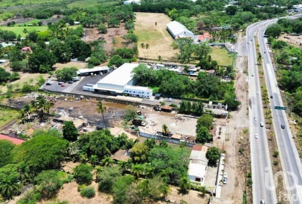 SE VENDE TERRENO SOBRE CARRETERA GDL-MZLLO, EN LA CIUDAD DE COLIMA, MEXICO