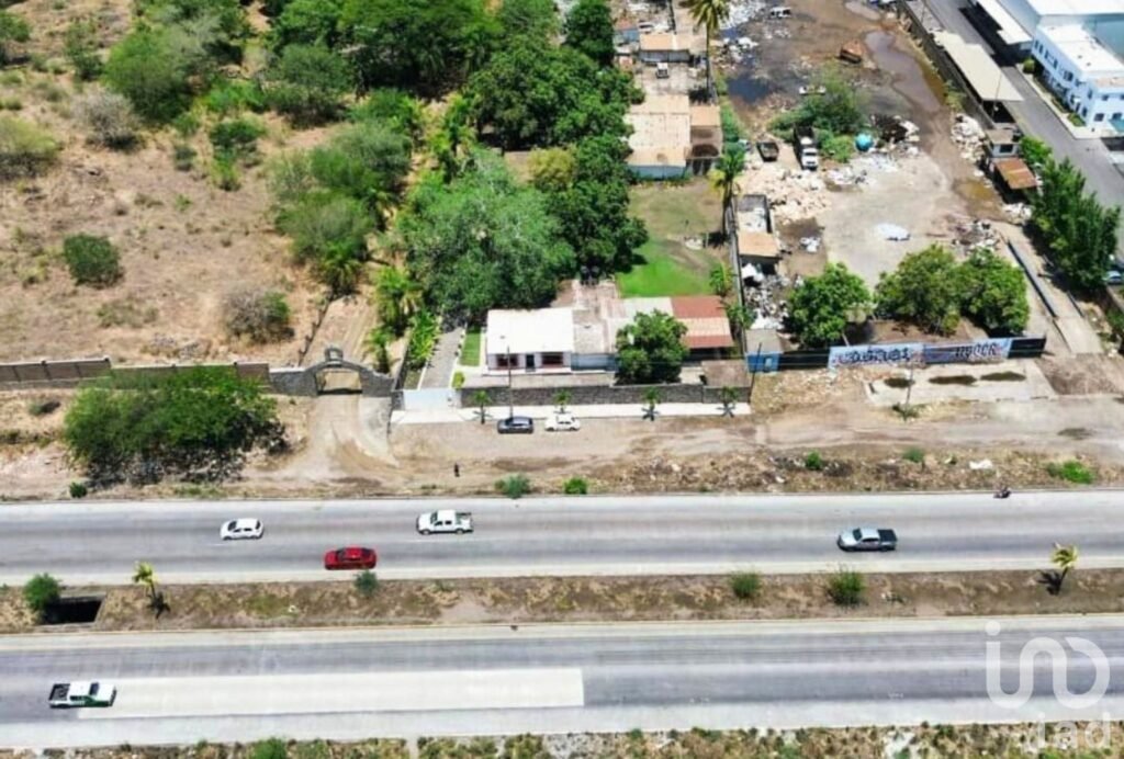 SE VENDE TERRENO SOBRE CARRETERA GDL-MZLLO, EN LA CIUDAD DE COLIMA, MEXICO