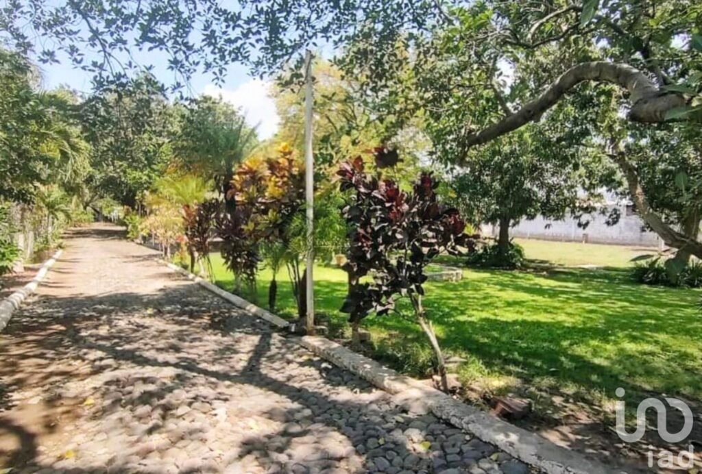 SE VENDE TERRENO SOBRE CARRETERA GDL-MZLLO, EN LA CIUDAD DE COLIMA, MEXICO