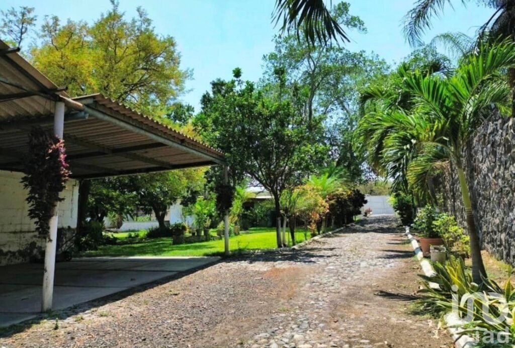 SE VENDE TERRENO SOBRE CARRETERA GDL-MZLLO, EN LA CIUDAD DE COLIMA, MEXICO