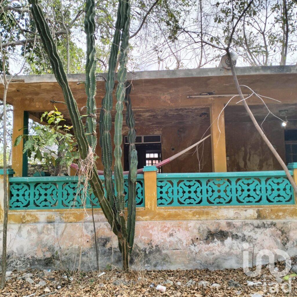 CASA EN VENTA EN EL CENTRO DE MÉRIDA PARA REMODELAR, ZONA SANTIAGO