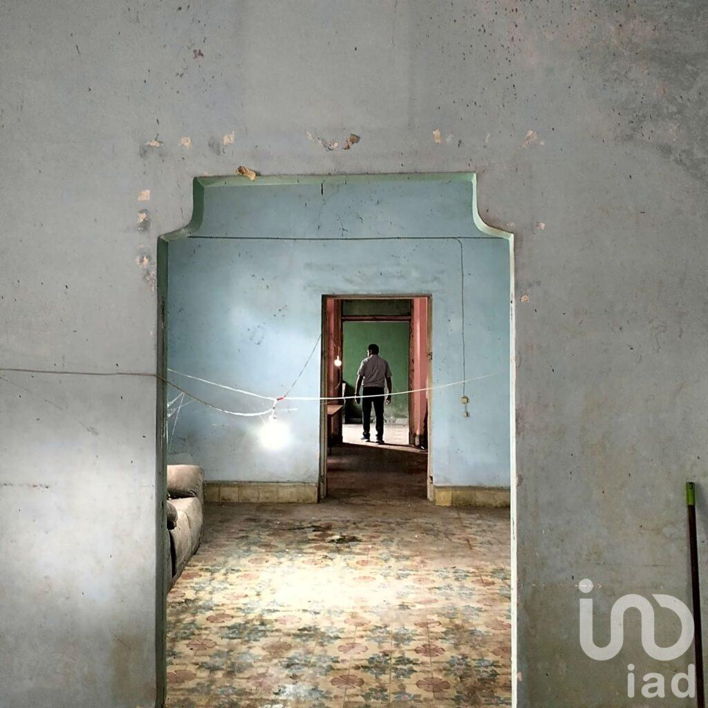 CASA EN VENTA EN EL CENTRO DE MÉRIDA PARA REMODELAR, ZONA SANTIAGO