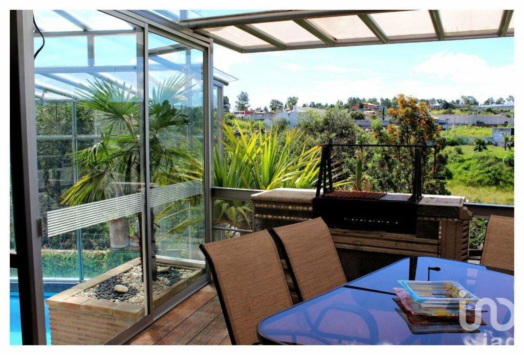 Casa con Alberca, Terraza y Asador en Zona Exclusiva de Lomas de Angelópolis