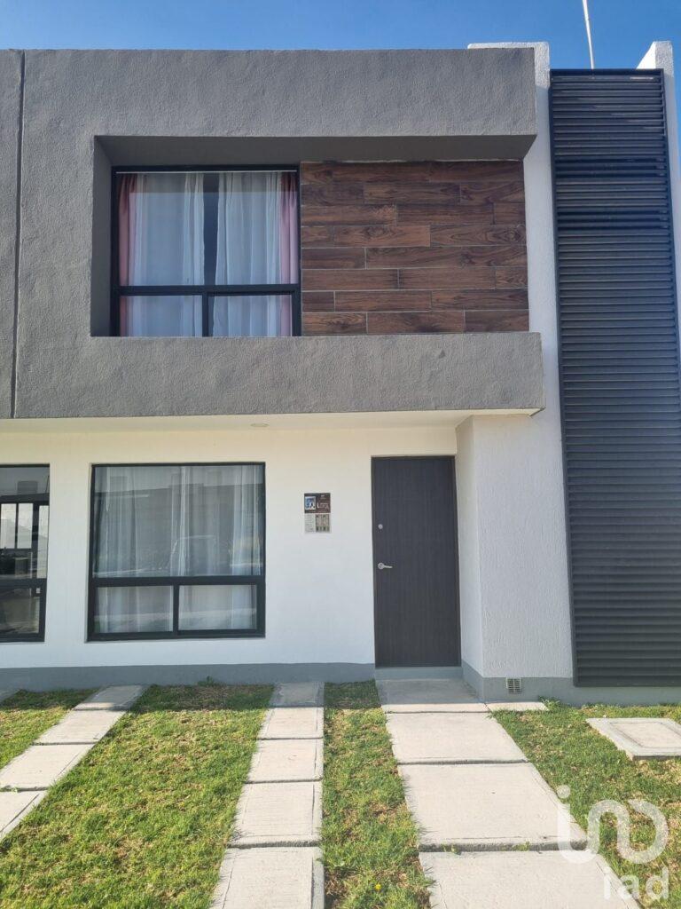 Casa 3 rec Terra Residencial Celaya, alberca, junto Colegio Rosenblueth, $1.8M