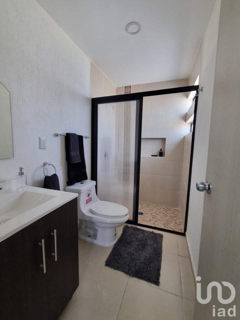 Casa 3 rec Terra Residencial Celaya, alberca, junto Colegio Rosenblueth, $1.8M