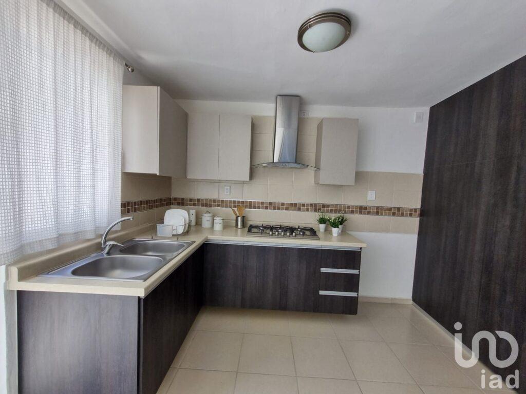 Casa 3 rec Terra Residencial Celaya, alberca, junto Colegio Rosenblueth, $1.8M