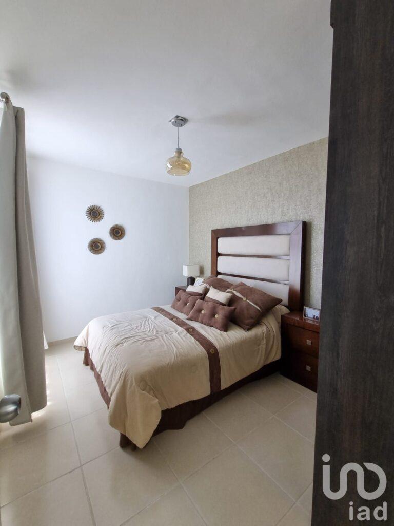 Casa 3 rec Terra Residencial Celaya, alberca, junto Colegio Rosenblueth, $1.8M