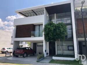 Casa en venta Lomas de Angelópolis, Parque Coahuila (Esquina), San Andres Cholula, Puebla.