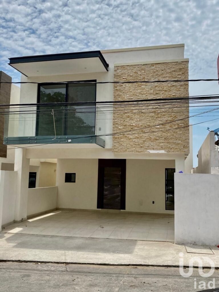 CASA EN VENTA COL NVO AEROPURTO TAMPICO TAMAULIPAS
