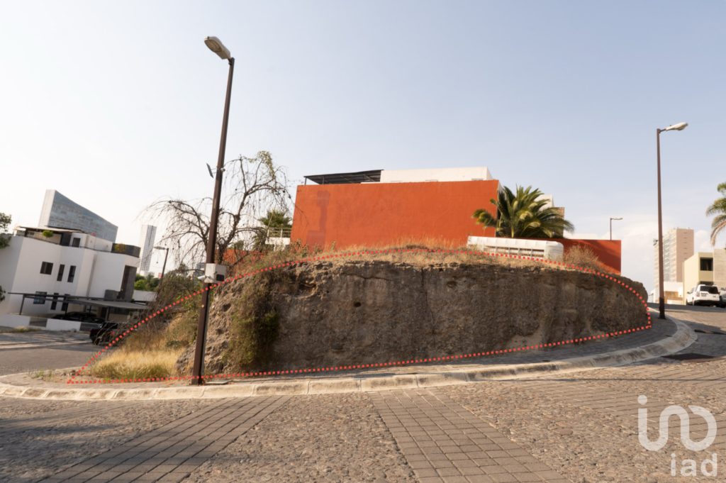 Terreno en exclusivo fraccionamiento con vigilancia 24/7 en El Saucedal, Puebla (2)