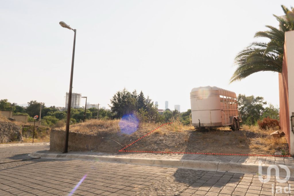 Terreno en exclusivo fraccionamiento con vigilancia 24/7 en El Saucedal, Puebla