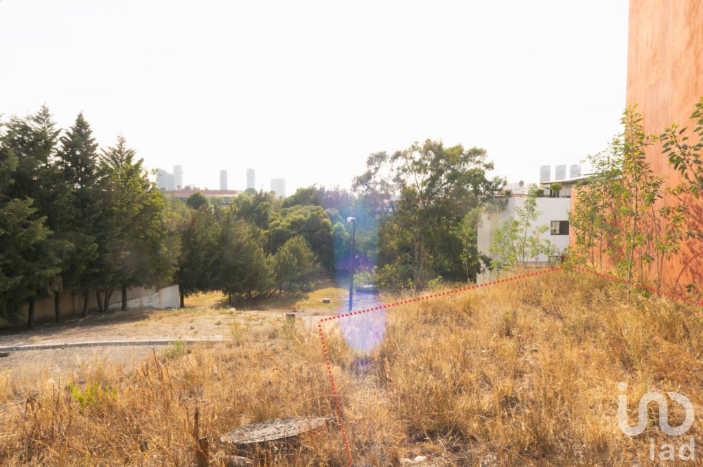 Terreno en exclusivo fraccionamiento con vigilancia 24/7 en El Saucedal, Puebla