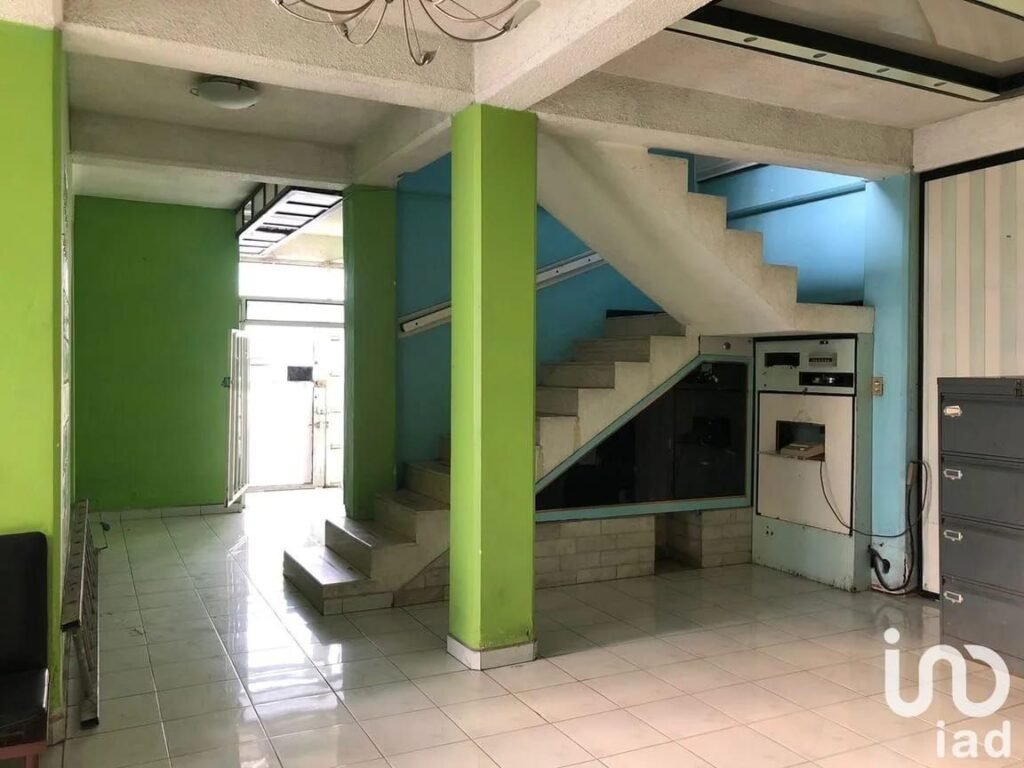 Casa/Edificio en venta en  Jardines de Santa Clara, Ideal para Negocio o Hogar