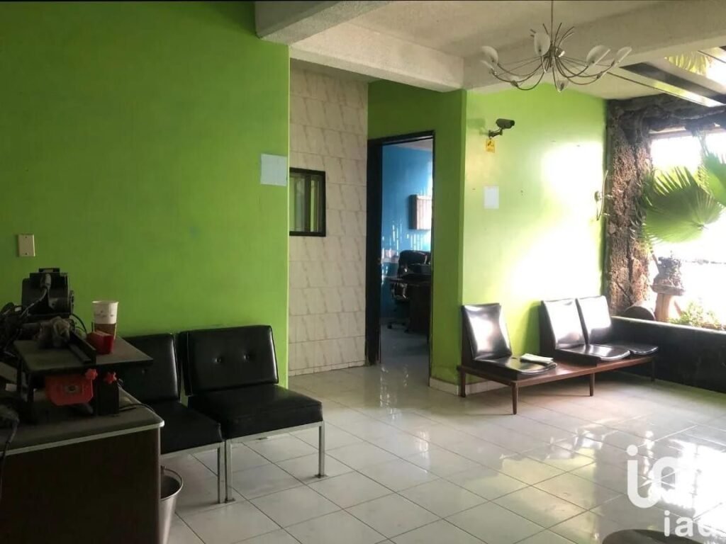 Casa/Edificio en venta en  Jardines de Santa Clara, Ideal para Negocio o Hogar