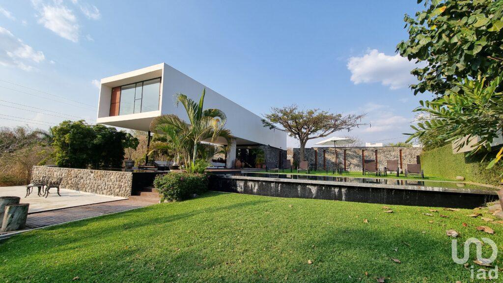 Casa Xochi: VENTA, arquitectura de autor en el Club de Golf Santa Fe, Morelos