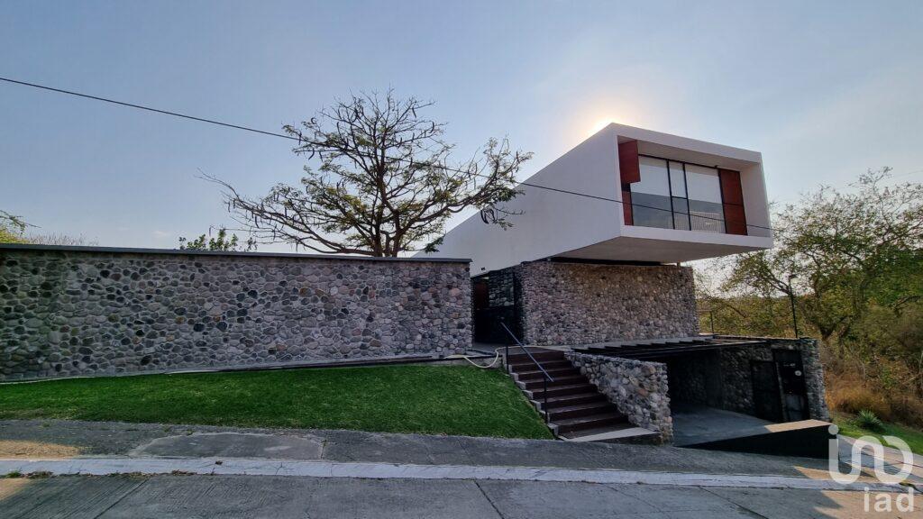 Casa Xochi: VENTA, arquitectura de autor en el Club de Golf Santa Fe, Morelos