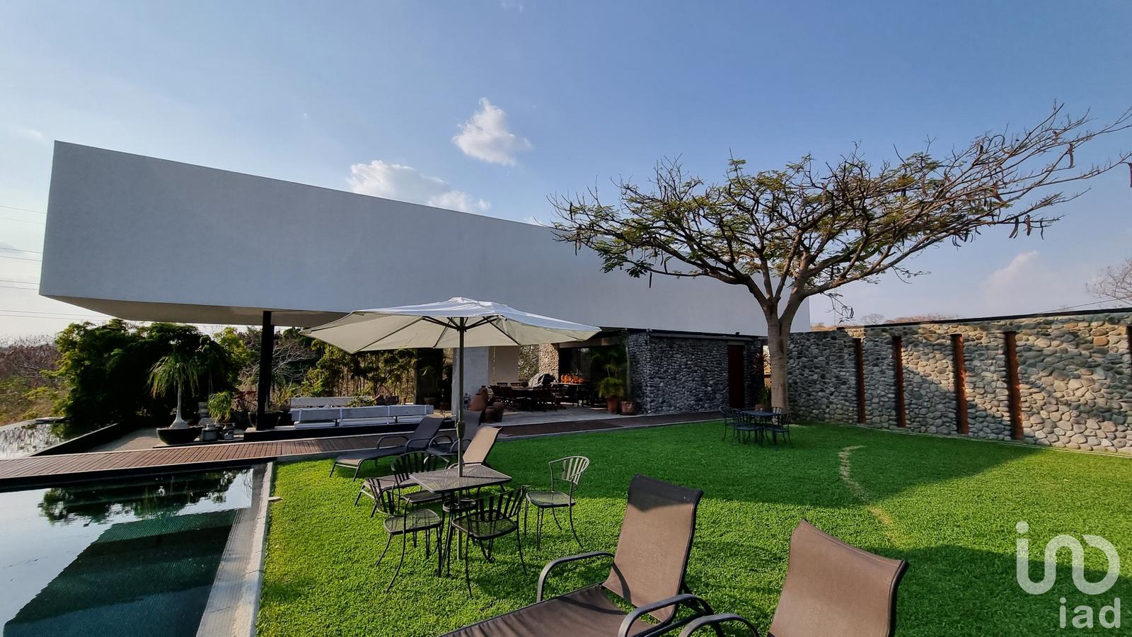 Casa Xochi: VENTA, arquitectura de autor en el Club de Golf Santa Fe, Morelos