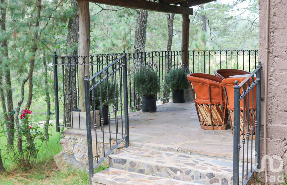 HOTEL DE MONTAÑA CON 10 CABAÑAS EN VENTA. CARRET. JUANACATLAN-ATEMAJAC DE BRIZUELA KM 4